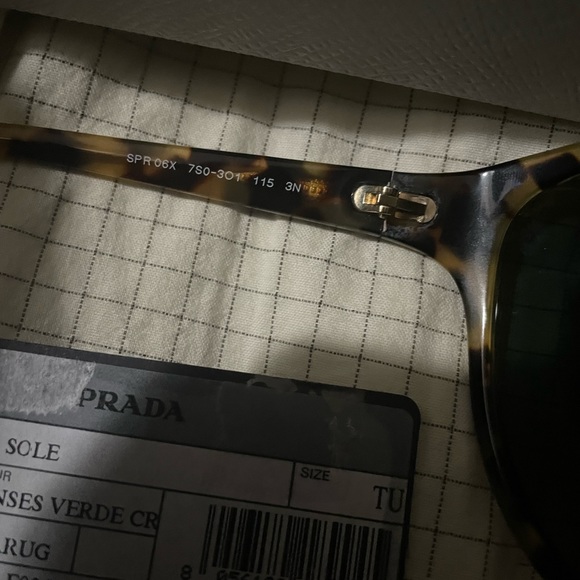 Prada SPR06X tartarug sunglasses - Picture 7 of 9